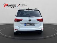 Gebraucht VW Touran Highline 150 PS (110 kW) 2022 Weiß Van / Kleinbus