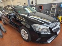 Gebraucht Mercedes A180 122 PS (89 kW) 2017 Schwarz Limousine