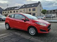 Gebraucht Ford Fiesta Trend 60 PS (44 kW) 2016 Rot Kleinwagen