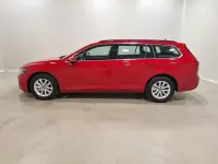 Gebraucht VW Passat Business 122 PS (89 kW) 2023 Tornadorot Kombi
