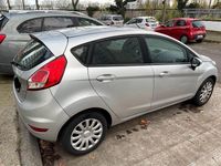Gebraucht Ford Fiesta 92 PS (67 kW) 2013 Silber Limousine