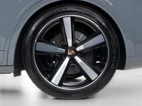Gebraucht Porsche Cayenne Turbo E-Hybrid 740 PS (544 kW) 2024 Grau SUV