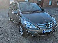 Gebraucht Mercedes B180 116 PS (85 kW) 2010 Grau Van / Kleinbus