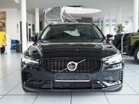 Gebraucht Volvo V60 Plus 253 PS (186 kW) 2024 Schwarz Kombi