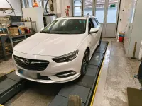 Gebraucht Opel Insignia 260 PS (191 kW) 2018 Weiß Kombi