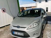 Gebraucht Ford Fiesta 75 PS (55 kW) 2012 Grün Kleinwagen
