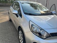 Gebraucht Kia Rio Edition 7 109 PS (80 kW) 2014 Grau Limousine