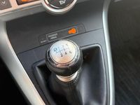 Gebraucht Toyota Verso 126 PS (92 kW) 2010 Weiß Van / Kleinbus