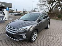 Gebraucht Ford Kuga Titanium 150 PS (110 kW) 2017 Grau SUV
