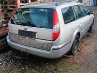 Gebraucht Ford Mondeo 145 PS (106 kW) 2001 Silber Kombi