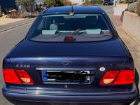 Gebraucht Mercedes E240 Elegance 170 PS (125 kW) 1997 Blau Limousine