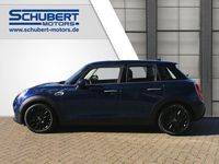 Gebraucht Mini Cooper D 116 PS (85 kW) 2017 Deep blue metallic Kleinwagen