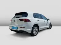 Gebraucht VW Golf VIII Life 116 PS (85 kW) 2024 Pure white Limousine