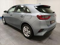 Usado Kia Ceed Vision 160 HP (117 kW) 2022 Prateado Citadino