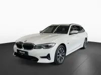 Używany BMW 330e Shadowline 292 KM (214 kW) 2022 Biały Kombi