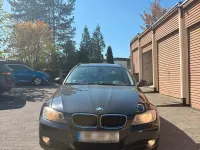 Gebraucht BMW 318 143 PS (105 kW) 2011 Schwarz Kombi