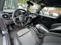 Gebraucht Mini Cooper Premium 136 PS (100 kW) 2022 Mini yours enigmatic black Kleinwagen
