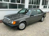Second-hand Mercedes E200 118 CP (86 kW) 1989 Gri Berlinǎ