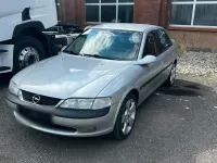 Gebraucht Opel Vectra 136 PS (100 kW) 1997 Silber Limousine