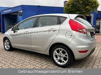 Gebraucht Ford Fiesta Titanium 69 PS (50 kW) 2012 Silber Kleinwagen