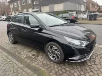 Gebraucht Hyundai i20 101 PS (74 kW) 2024 Schwarz Kleinwagen