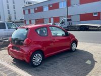 Gebraucht Toyota Aygo 69 PS (50 kW) 2006 Rot Kleinwagen