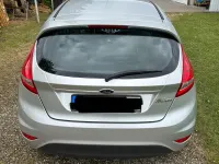 Gebraucht Ford Fiesta 95 PS (69 kW) 2012 Silber Limousine