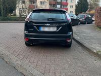 Second-hand Ford Focus 101 CP (74 kW) 2010 Negru Berlinǎ