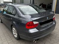 gebraucht BMW 318 i Limousine / TÜV 11/25 / Unfall