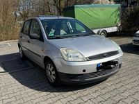 Gebraucht Ford Fiesta 80 PS (58 kW) 2002 Silber Kleinwagen