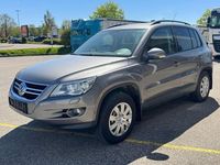 Gebraucht VW Tiguan Track & Field 140 PS (102 kW) 2009 Grau SUV
