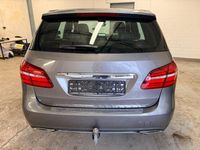 Gebraucht Mercedes B200 Urban 156 PS (114 kW) 2015 Grau Van / Kleinbus