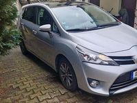 Gebraucht Toyota Verso Skyview Edition 111 PS (81 kW) 2014 Silber Van / Kleinbus