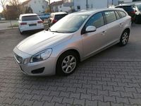 Gebraucht Volvo V60 Kinetic 136 PS (100 kW) 2012 Silber Kombi
