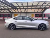Gebraucht Volvo S60 R-Design 197 PS (144 kW) 2021 Grau Limousine