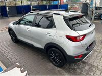 Gebraucht Kia Stonic Vision 84 PS (61 kW) 2018 Silber SUV