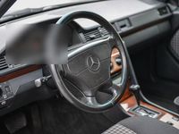 Gebraucht Mercedes 220 150 PS (110 kW) 1993 Kombi