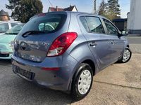 Gebraucht Hyundai i20 Style 101 PS (74 kW) 2014 Grau Kleinwagen