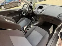Gebraucht Ford Fiesta Ambiente 60 PS (44 kW) 2016 Weiß Kleinwagen