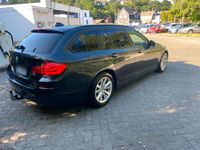 Gebraucht BMW 520 184 PS (135 kW) 2011 Schwarz Kombi