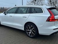 Gebraucht Volvo V60 Momentum 190 PS (139 kW) 2020 Weiß Kombi