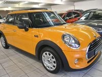 Gebraucht Mini One D 95 PS (69 kW) 2016 Volcanic orange Kleinwagen