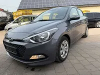 Gebraucht Hyundai i20 101 PS (74 kW) 2017 Grau Limousine