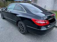 Gebraucht Mercedes E300 Elegance 252 PS (185 kW) 2011 Schwarz Coupé