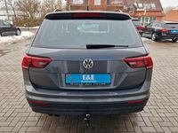 Gebraucht VW Tiguan 125 PS (91 kW) 2017 Grau SUV