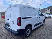 Gebraucht Peugeot Partner 131 PS (96 kW) 2021 Weiß Van / Kleinbus