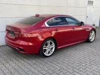 Używany Jaguar XE R-Dynamic 300 KM (220 kW) 2021 Czerwony Sedan/Limuzyna