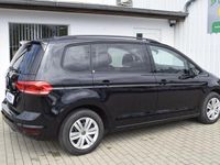 Gebraucht VW Touran 150 PS (110 kW) 2024 Schwarz Van / Kleinbus