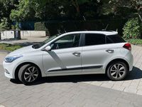 gebraucht Hyundai i20 1.4 Style: Automatik, Navi, Panorama, Klima