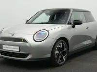 Gebraucht Mini Cooper SE Favoured 160 kW (218 PS) 2024 Grau Kleinwagen